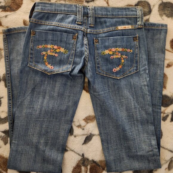 Frankie B Limited Edition Jeans - Embroidered Flower Pockets & Boot Cut Leg - Picture 5 of 13